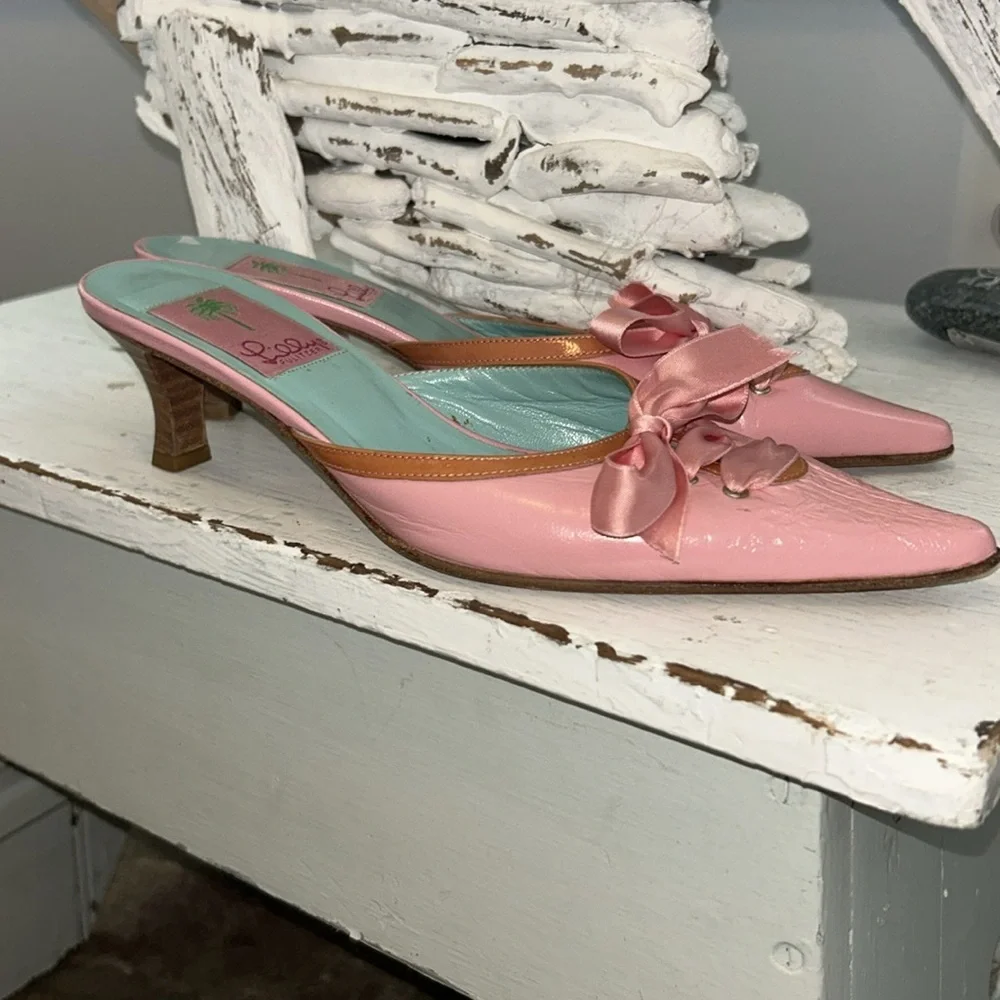 ⭐️Vintage Lilly Pulitzer Pink Kitten Heels with Bow Detail⭐️ - Picture 5 of 9